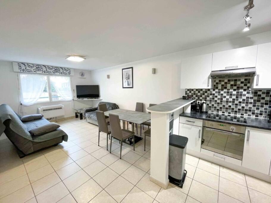 Modern One Bedroom Apartment In קאן מראה חיצוני תמונה